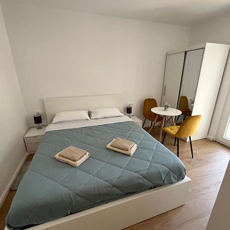Green Oasis For Two, 30 Meters From Sea Apartment Zadar Luaran gambar