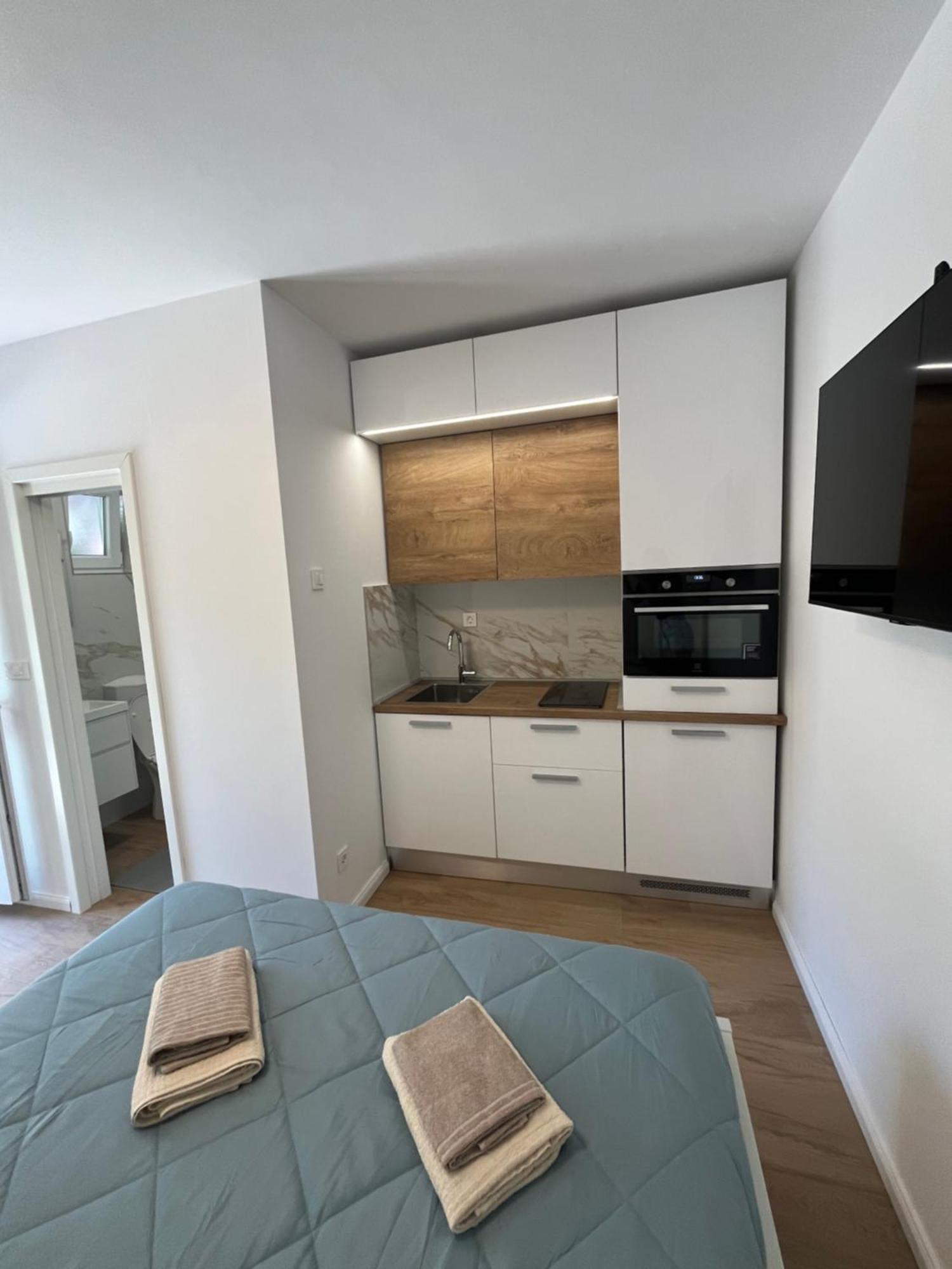 Green Oasis For Two, 30 Meters From Sea Apartment Zadar Luaran gambar